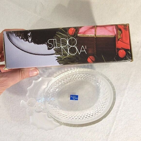Studio Nova Christmas Treasure Candy Dish Glass Clear Frosted Holly Leaves - Picture 5 of 8